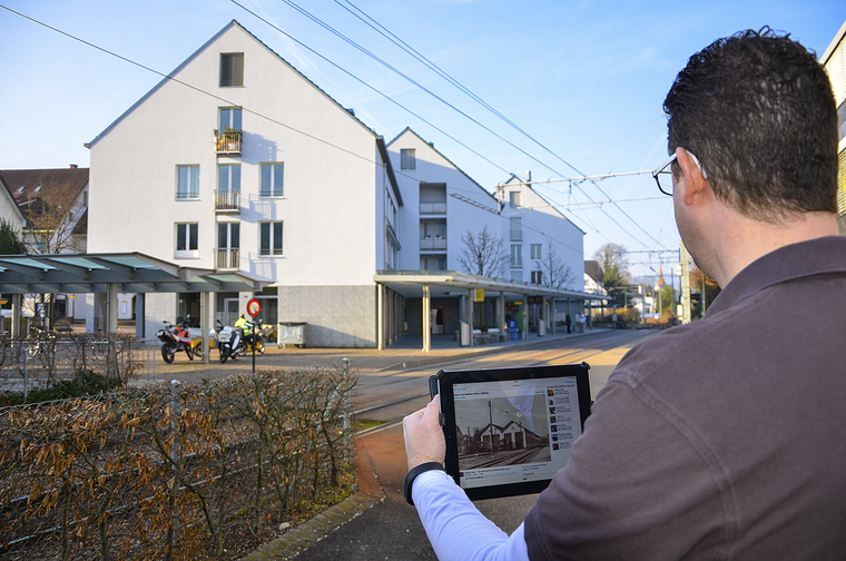 Damals – heute: Ein Facebook-User vergleicht ein Foto des alten Arlesheimer Tramdepots mit der jetzigen Überbauung. Foto: Thomas Kramer