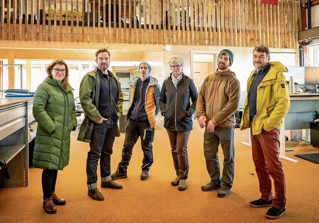 Der Vorstand der Alti Papieri: (v. l.) Monique Gebauer, Benjamin Sander (Geschäftsleitung), Joel Schneebeli, Esther Grass, Michael Kümin und Eric Honegger.