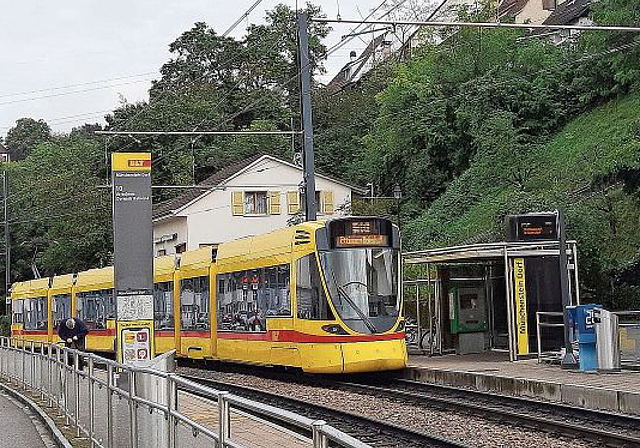 Speziell gut bewertet: Mit dem Angebot an öffentlichen Verkehrsmitteln sind die Münchensteinerinnen und Münchensteiner offenbar sehr zufrieden. Foto: Benedikt Kaiser