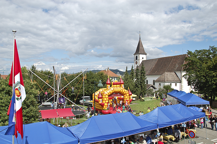 Attraktionen für Jung und Alt: Das Pfarreifest in Aesch ist seit jeher auch ein Familienfest.  Foto: ZVG