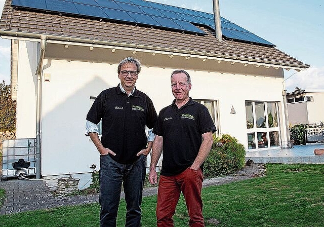 Setzt voll auf erneuerbare Energie: Der Verein FEEL mit Präsident Mario Wälti (r.) und Vizepräsident Remo Oser. Foto: Martin Staub