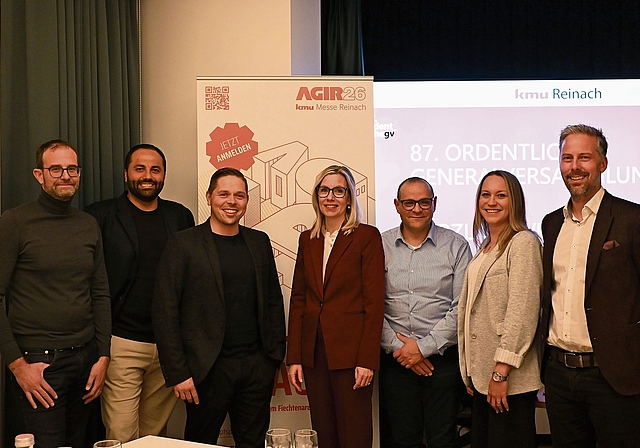 Der Vorstand von kmu Reinach (v. l.): Daniel Pajer, Stefano Colucci, Markus Schopmans, Daniela Vorpe (Präsidentin), Antonio Franco, Nicole Baumann und Martin Ming. Es fehlt: Nicole Zimmermann. Foto: Fabia Maieroni