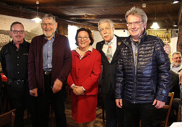 Josefen-Bild mit Bruno (v. l.): Josy Fohrler, Josef Staub, Josy Nussbaumer, Zunftmeister Bruno Theiler und Seppi Lenherr.
