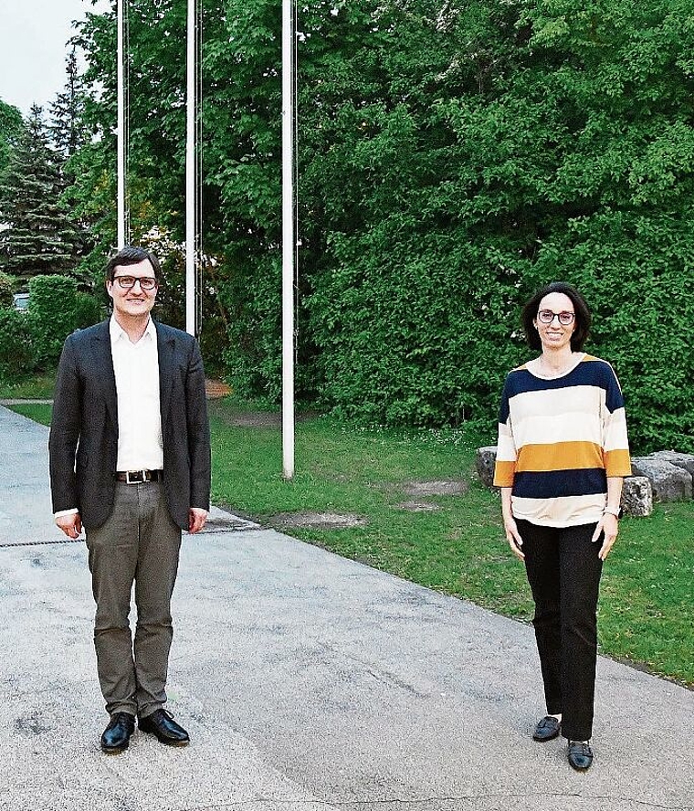 Standen zu den wichtigsten Themen Rede und Antwort: Daniel Urech (FWD) und Annabelle Lutgen (FDP). Foto: Bea Asper