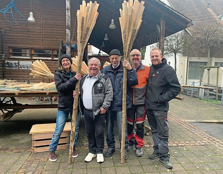 Feuer und Flamme: (v. l.) Der Vorstand des Chäppelihäx-Vereins mit Isabelle Baumgartner, Alex Meyer, André Sprecher, Thomas Altherr und Innozenz Schneider (es fehlt Urs Witta). Foto: Florin Bürgler