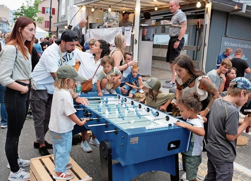 Fussballplausch für die Kleinen: Der blaue Töggelikasten war äusserst beliebt.
