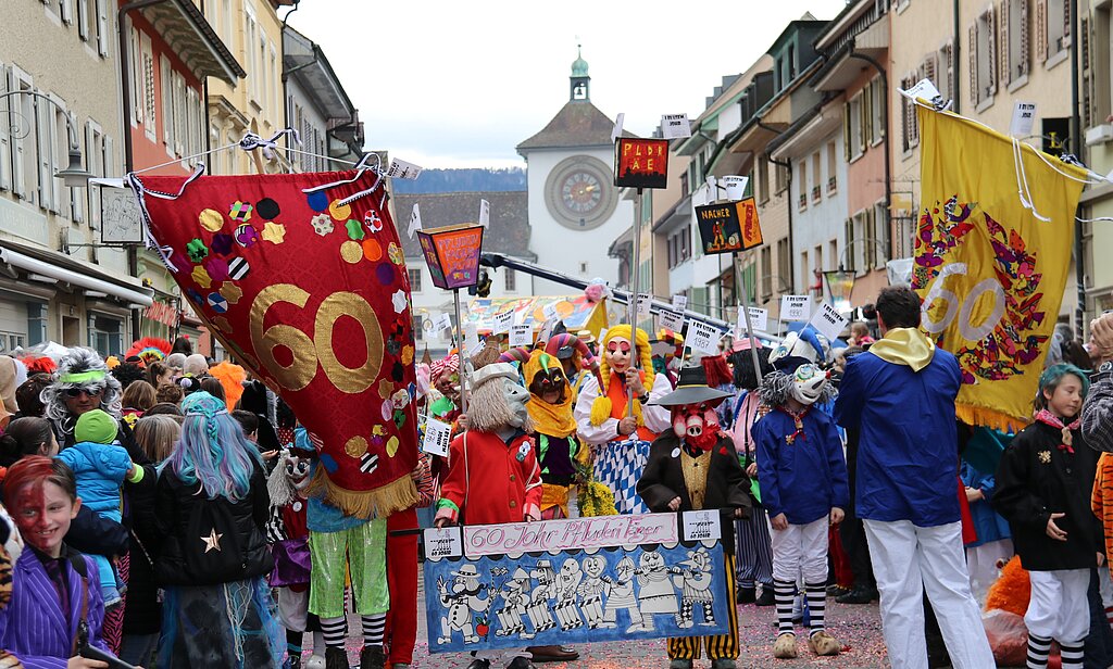 <em>Die älteste Fasnachtsclique von Laufen: </em>Die Pfluderi-Fäger marschieren schon seit 60 Jahren durchs Stedtli.Fotos: Gaby Walther
