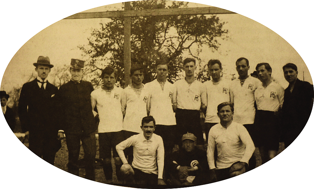 Foto aus der Entstehungszeit: Dieses Bild von 1922 ist eines der ersten und wenigen, die von den Anfängen des FC Münchenstein existieren. Die Namen der Abgebildeten sind nicht bekannt. Foto: zVg/FCM