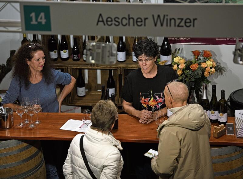 Lokale Weine: Bei den Aescher Winzern gab es edle Tropfen zu degustieren. Foto: Juri Junkov