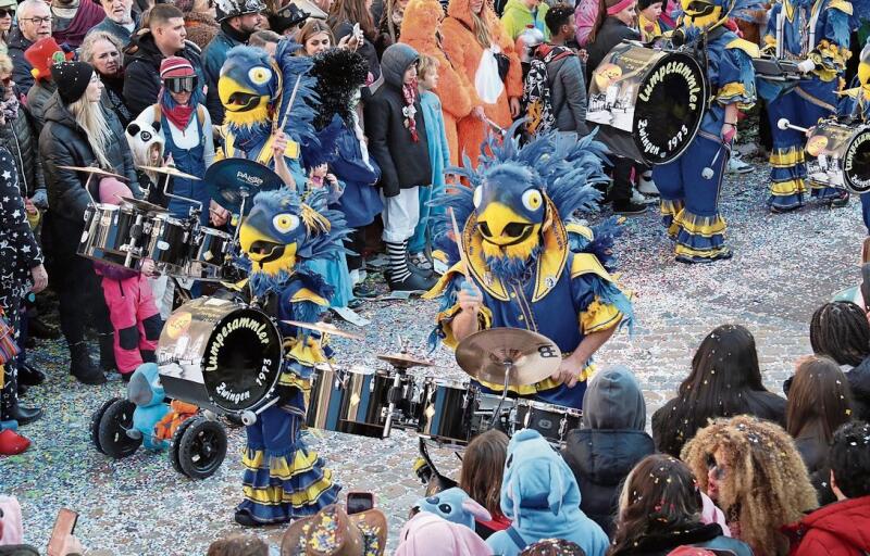 D’Lumpesammler Zwingen: Sie feiern Karneval der Lumpis.